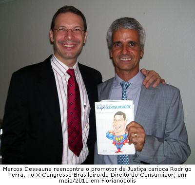 Foto de Marcos Dessaune com o promotor de Justiça Rodrigo Terra